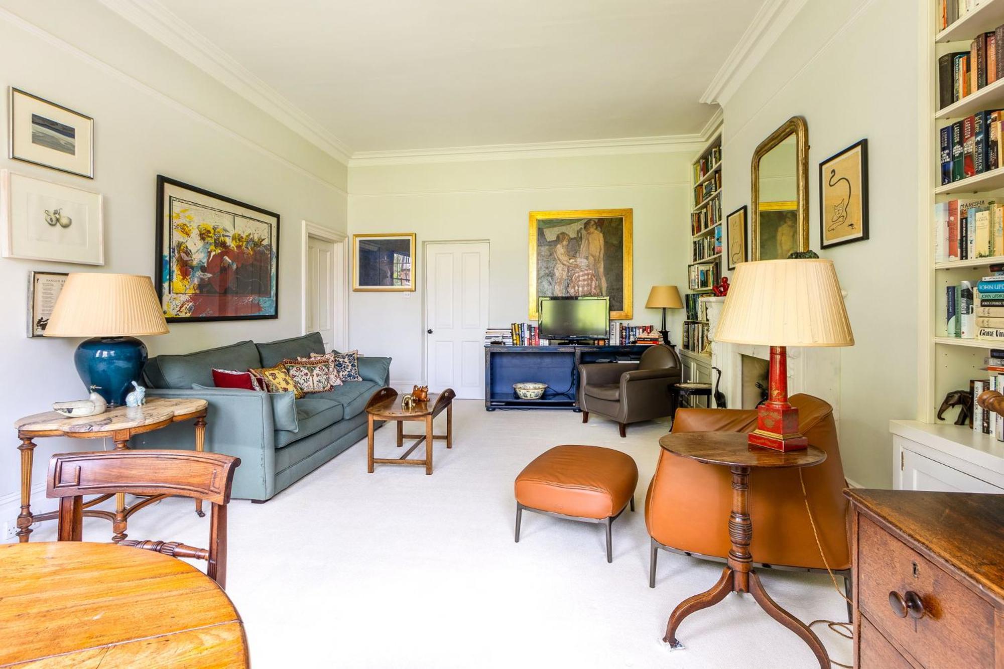 Beautiful And Spacious Kensington Flat * Londra
